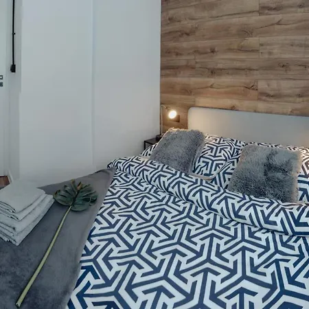 Centrum 2 Sypialnie I Salon شقة شكلارسكا بوريبا